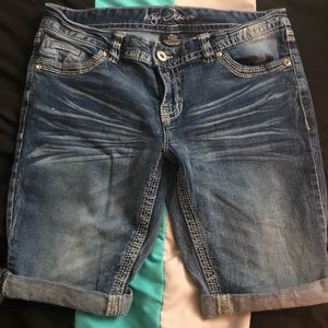 Bermuda shorts size 9
